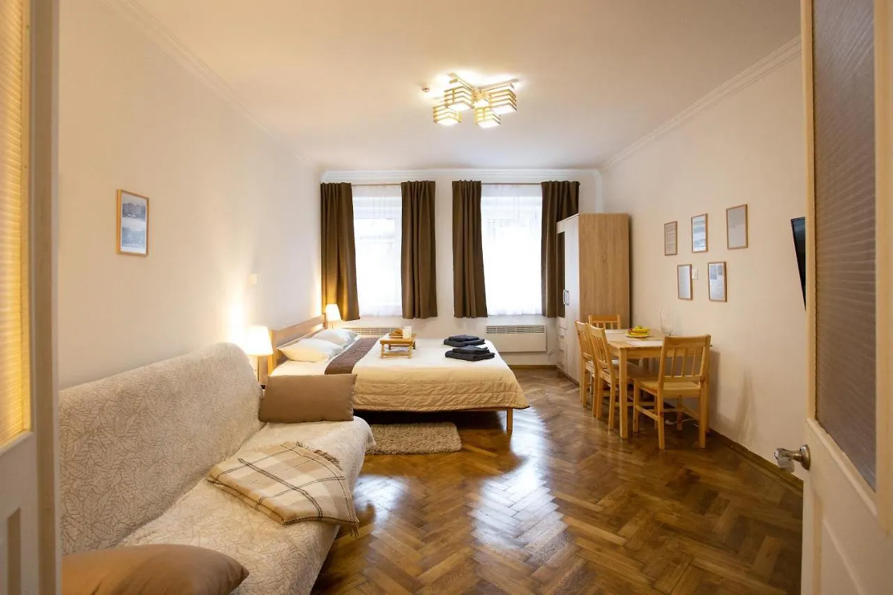 Peaceful Studio On Rynok Square Львов Украина